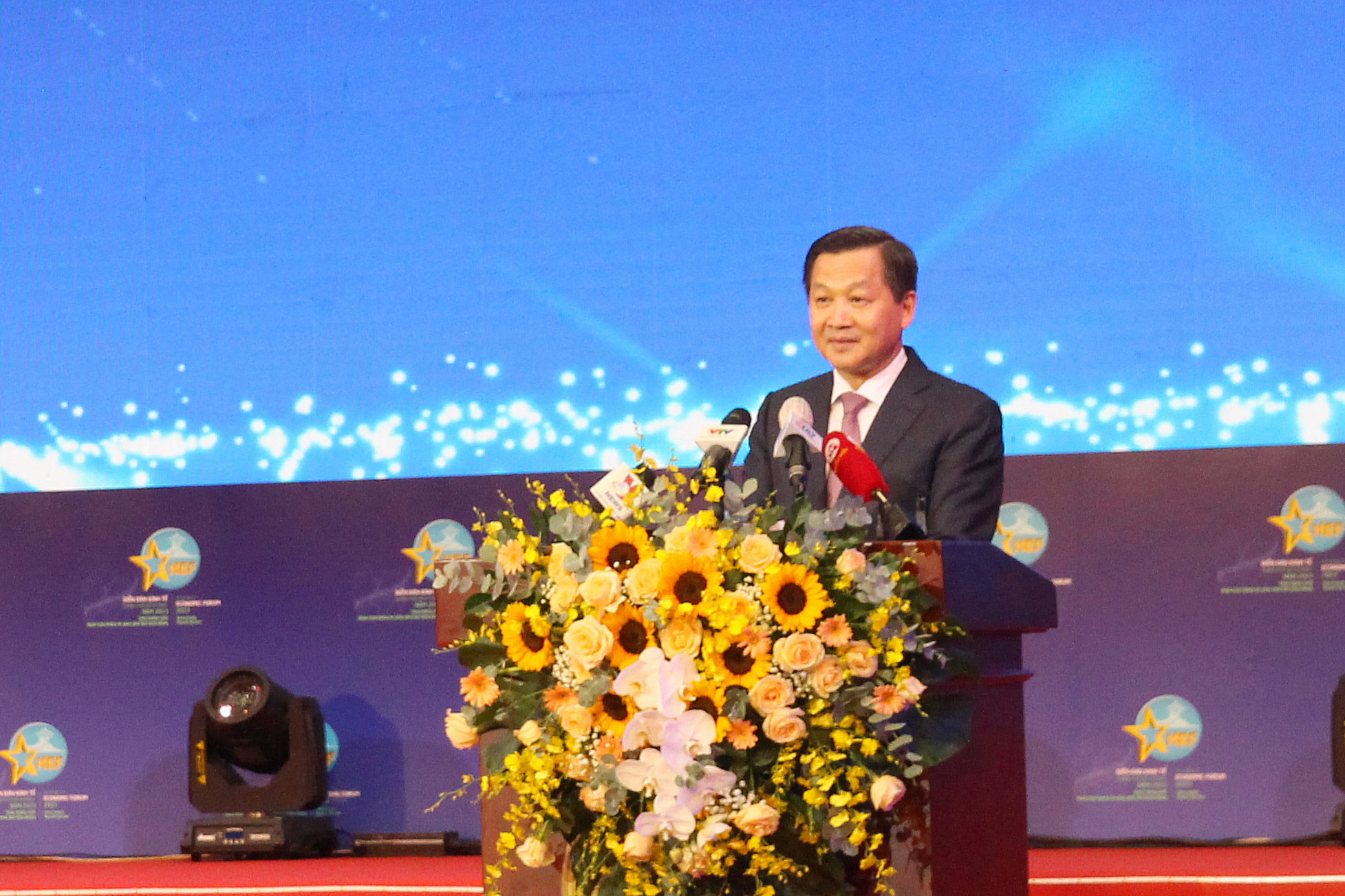 Phó Thủ tướng Lê Minh Khái phát biểu tại Phiên khai mạc (Ảnh: H.H).